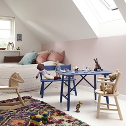 E1555 - Ensemble avec table, 2 chaises et banc